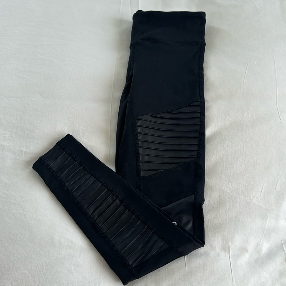 ALO Yoga Black Performance Leggings with Ribbed Panels